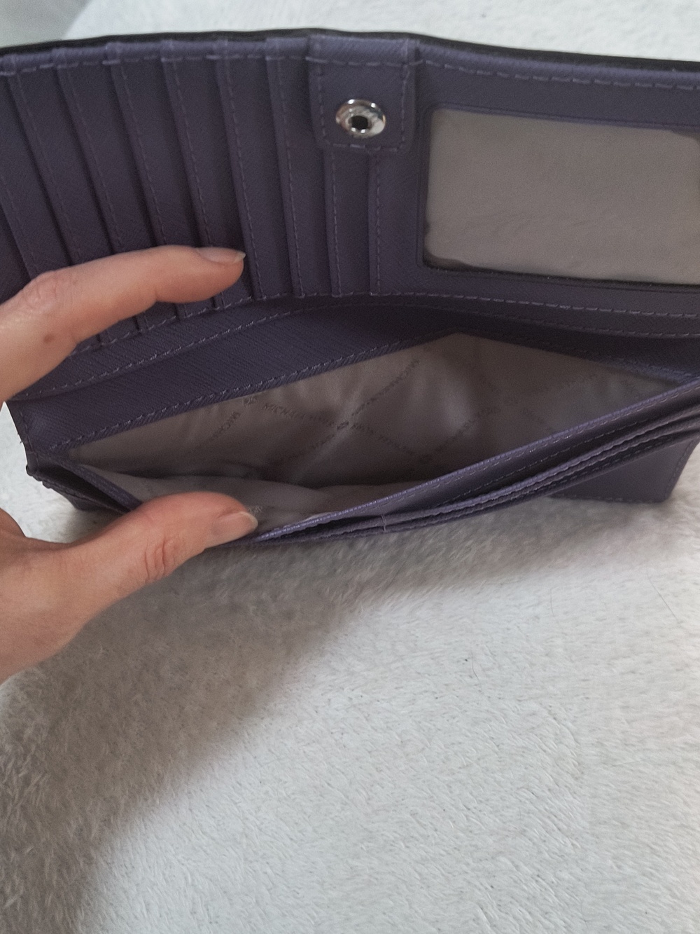 Michael Kors Jet Set Bi-fold Wallet in Purple and White Floral Pattern - Picture 5 of 10